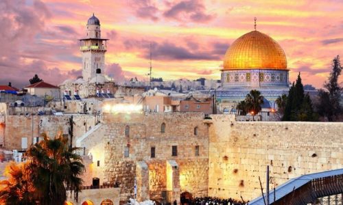 skyline-of-the-old-city-at-he-western-wall-and-temple-mount-in-jerusalem-israel-image 1200px